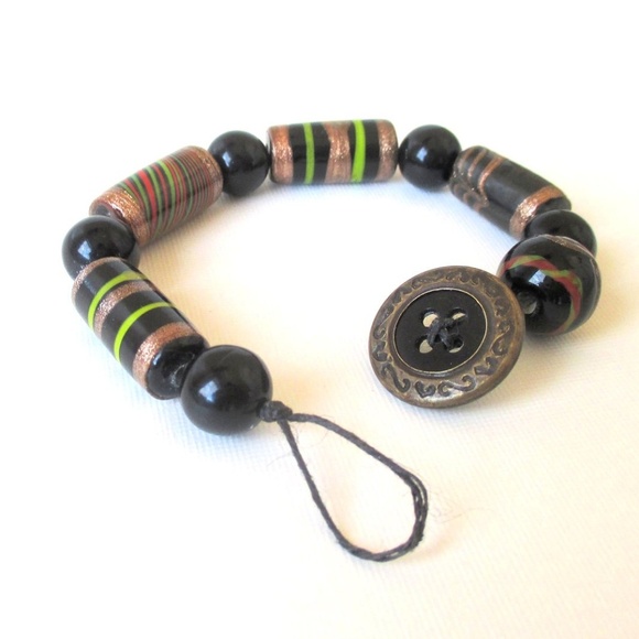 Tribal Style Beaded Button Bracelet - Picture 2 of 5